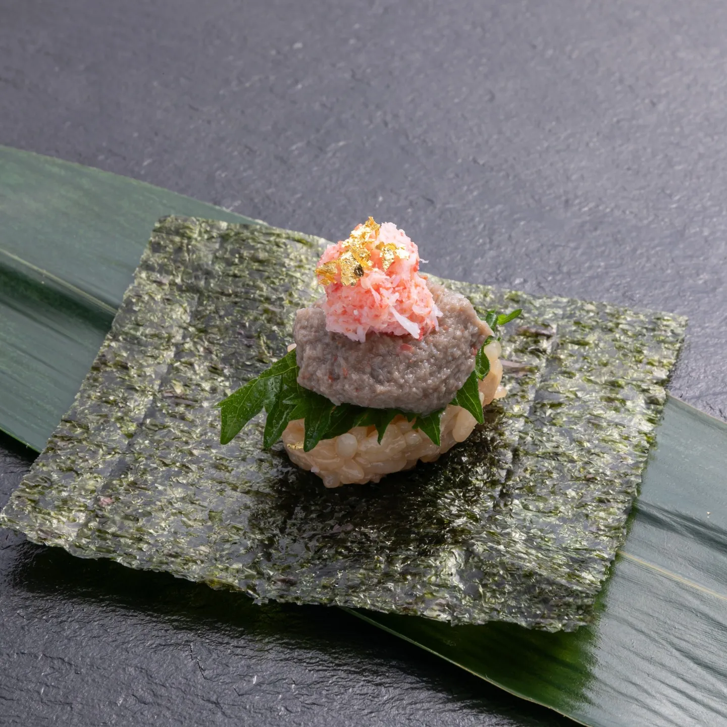 🍣✨ 素敵なひと時を体験しませんか？当店の職人が、一つひとつ...